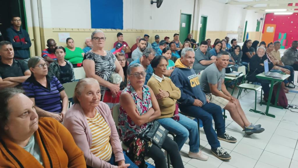 Reunião com moradores do Green Park discute avanços no processo de regularização dos lotes