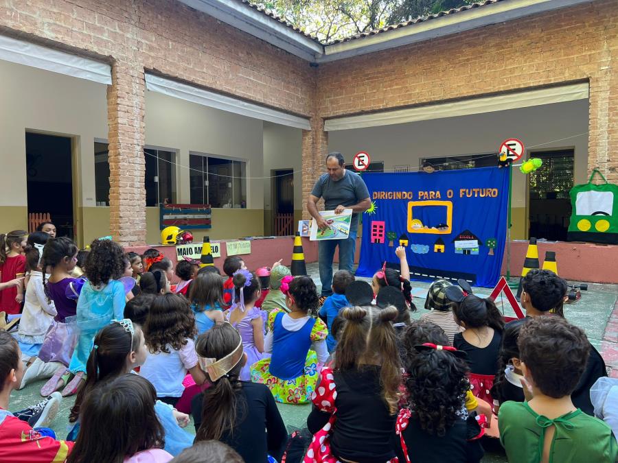 Educação promove palestra sobre Segurança no Trânsito em escolas municipais
