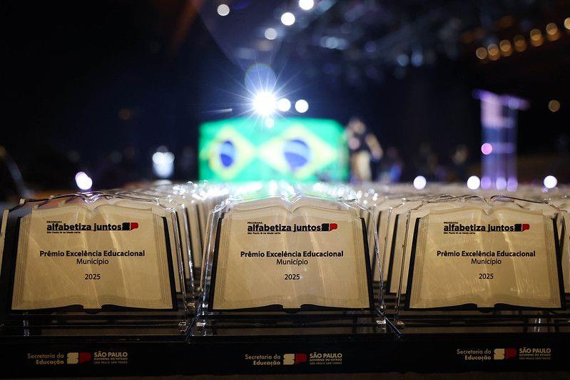 Escolas municipais são premiadas no Alfabetiza Juntos SP