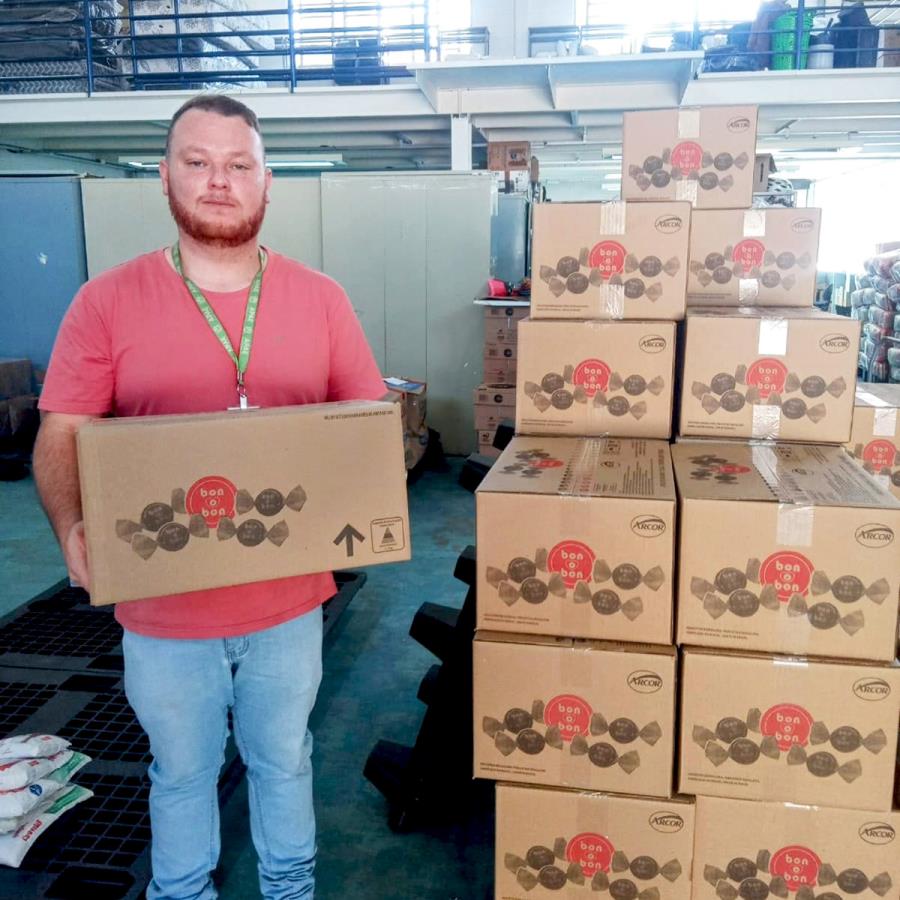 Projeto “Doce Arcor” faz doações de chocolates ao Fundo Social