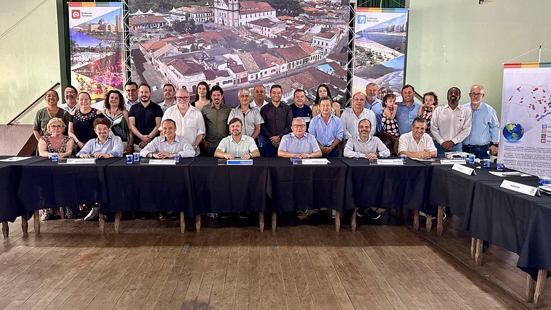 Bragança Paulista participa de reunião da APRECESP em Iguape