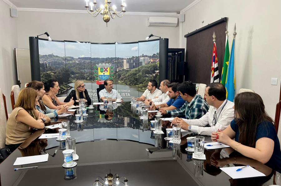 Prefeitura firma compromisso com o Sebrae-SP para implantação do curso Jovens Empreendedores Primeiros Passos (JEPP) na rede municipal de ensino