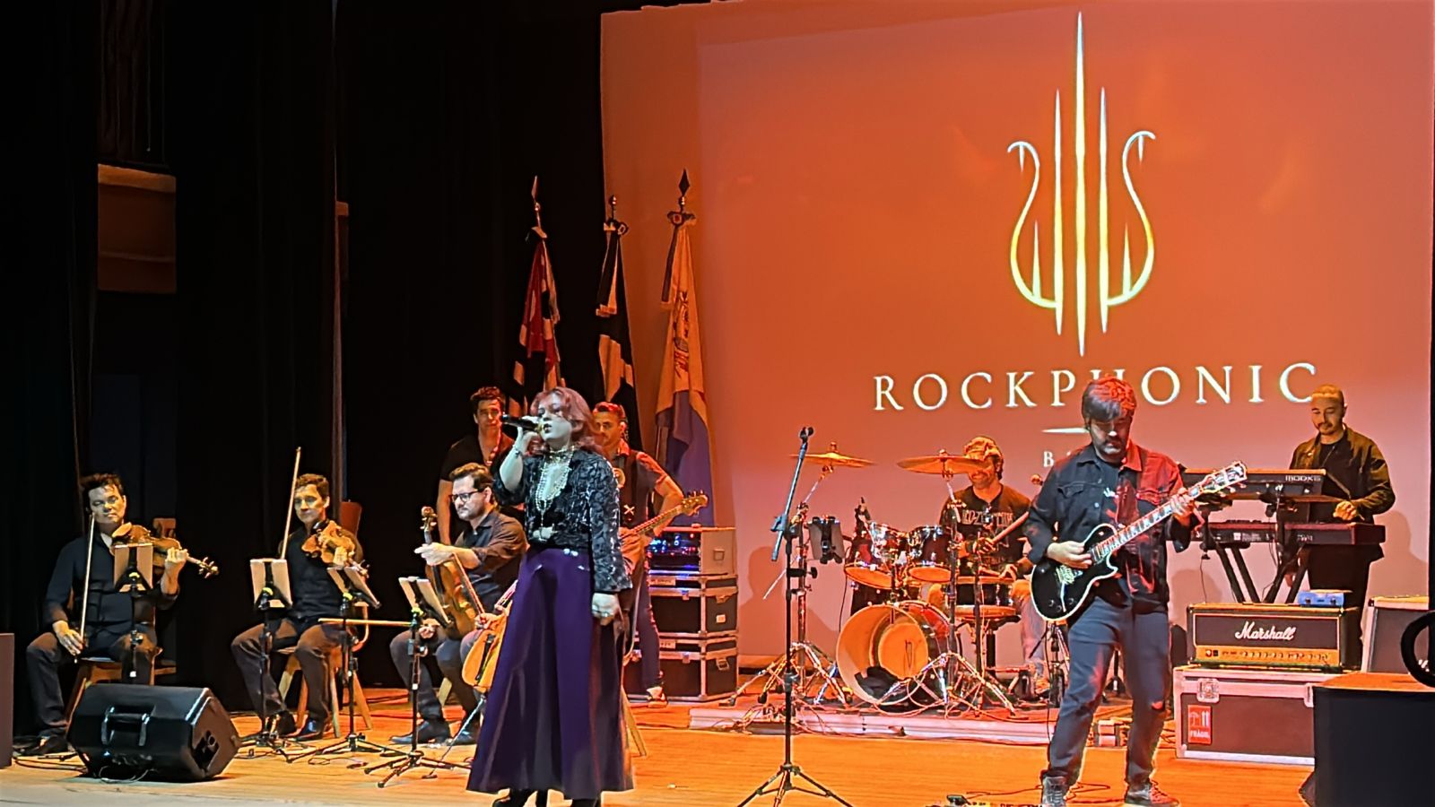 Espetáculo da Banda Rockphonic leva o público ao delírio no Festival de Inverno de Bragança Paulista