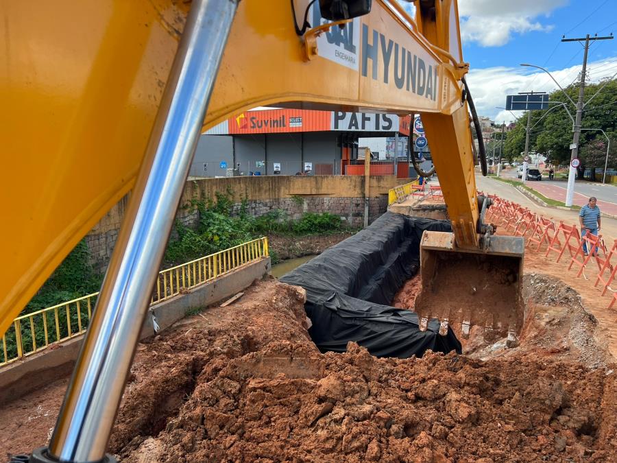 Obra emergencial da Avenida dos Imigrantes avança e serviços estão previstos para acabar antes do prazo