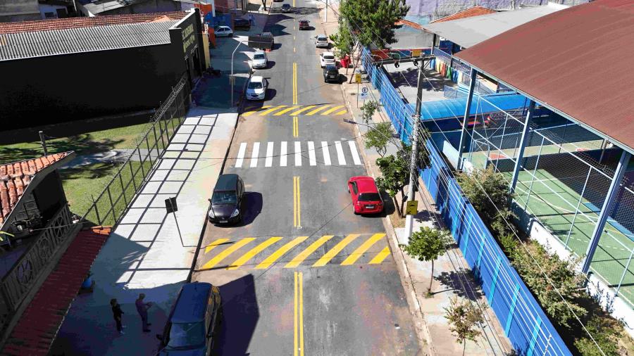 Prefeitura finaliza sinalização viária da Avenida Euzébio Savaio após intervenções contra alagamentos