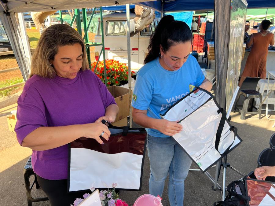 Prefeitura de Bragança Paulista distribui bolsas sustentáveis no Posto de Monta