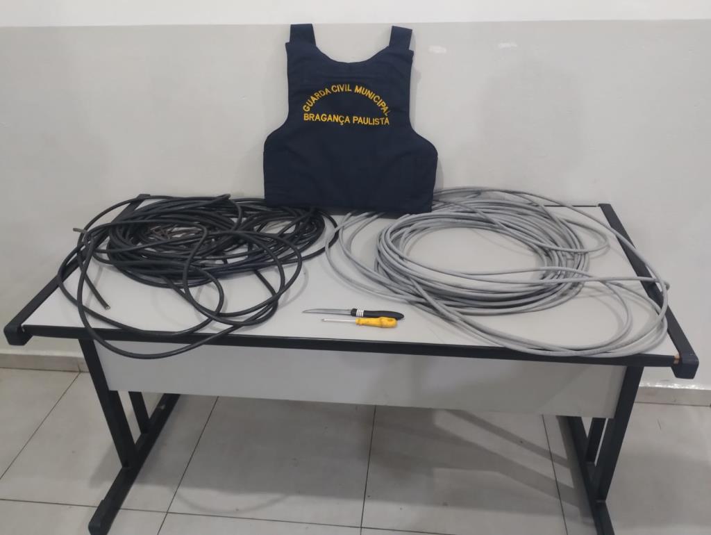 Rápida ação da GCM resulta em prisão por furto de cabos de semáforo