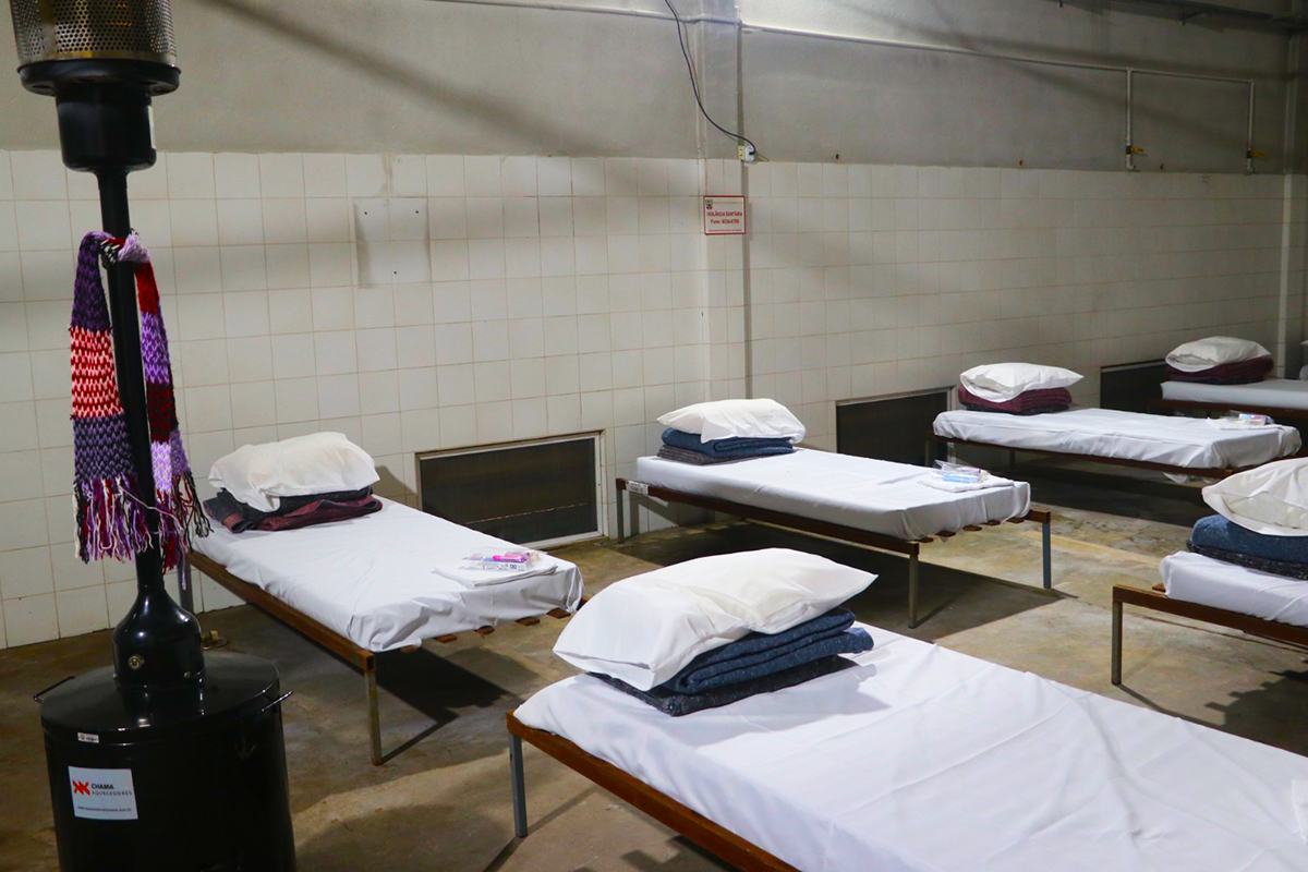 “Acolhendo com carinho”: Prefeitura de Bragança Paulista inicia Abrigo de Inverno para moradores em situação de rua