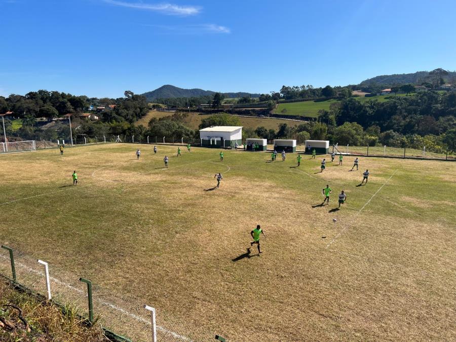 Prefeitura de Bragança Paulista entrega reforma do campo de Futebol da S.E. Galo Branco