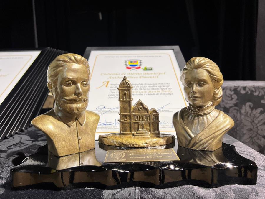 Comendas Ignácia da Silva Pimentel e Antônio Pires Pimentel são entregues para 22 personalidades bragantinas