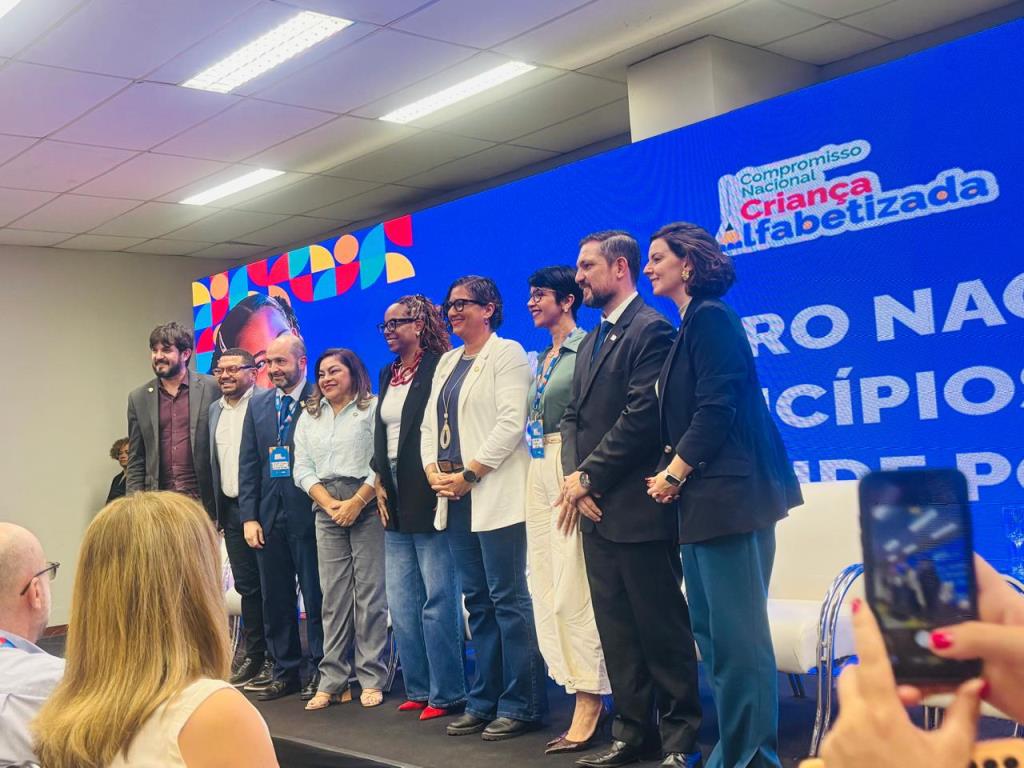 Bragança Paulista participa de Encontro Nacional em Brasília e reforça o compromisso com a alfabetização