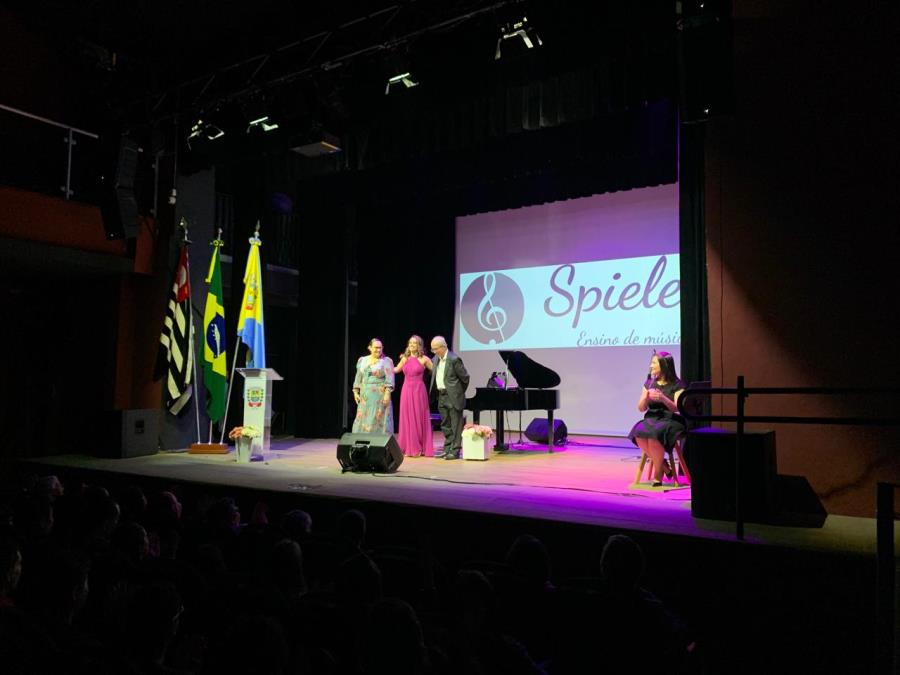 Recital de Piano Spielen no Maio Cultural 2025 arrecada quase 100 kg de alimentos para o Fundo Social de Solidariedade