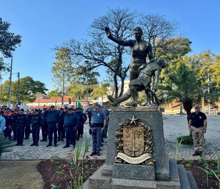 Bragança Paulista comemorou o Dia do Constitucionalista com solenidade em homenagem aos heróis de 32