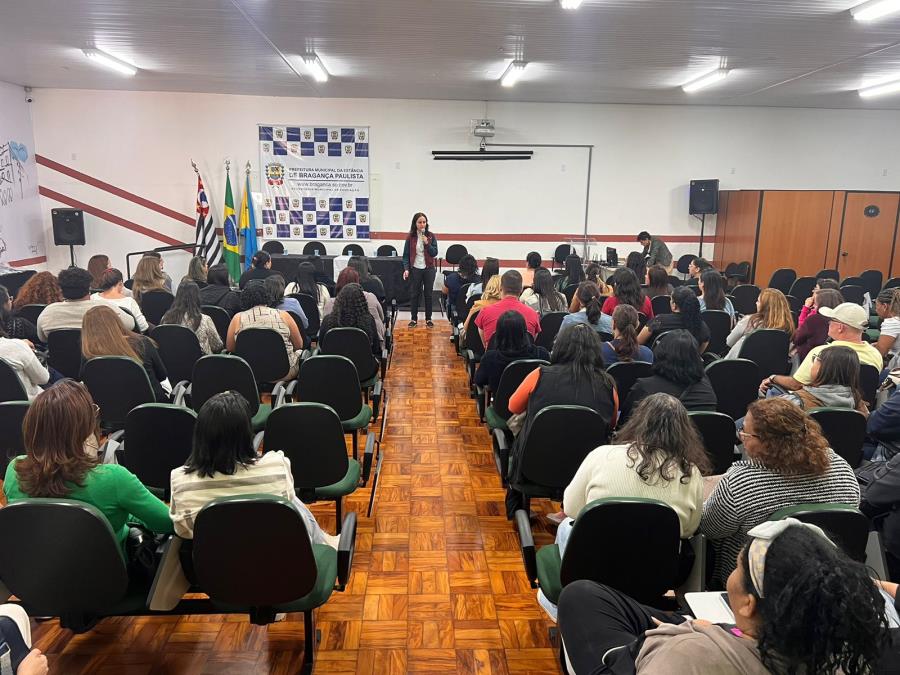 Prefeitura entrega 150 tablets aos agentes comunitários de saúde e aos profissionais do PAD