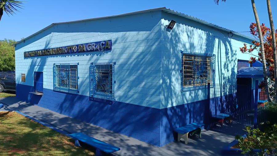 Prefeitura entrega reforma e ampliação da Escola Municipal Profª Dalva Carmignotto da Graça e distribui kits e uniformes escolares