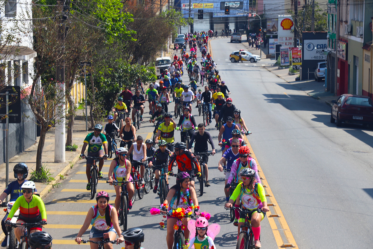 Passeio Ciclístico da Primavera reúne centenas de participantes de todas as idades