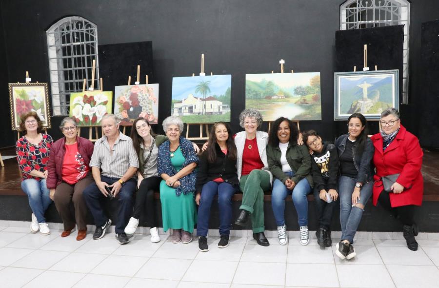 Exposição da artista Ivani Pereira Rodrigues encanta Bragança Paulista com dezenas de obras e abre as portas à arte inclusiva