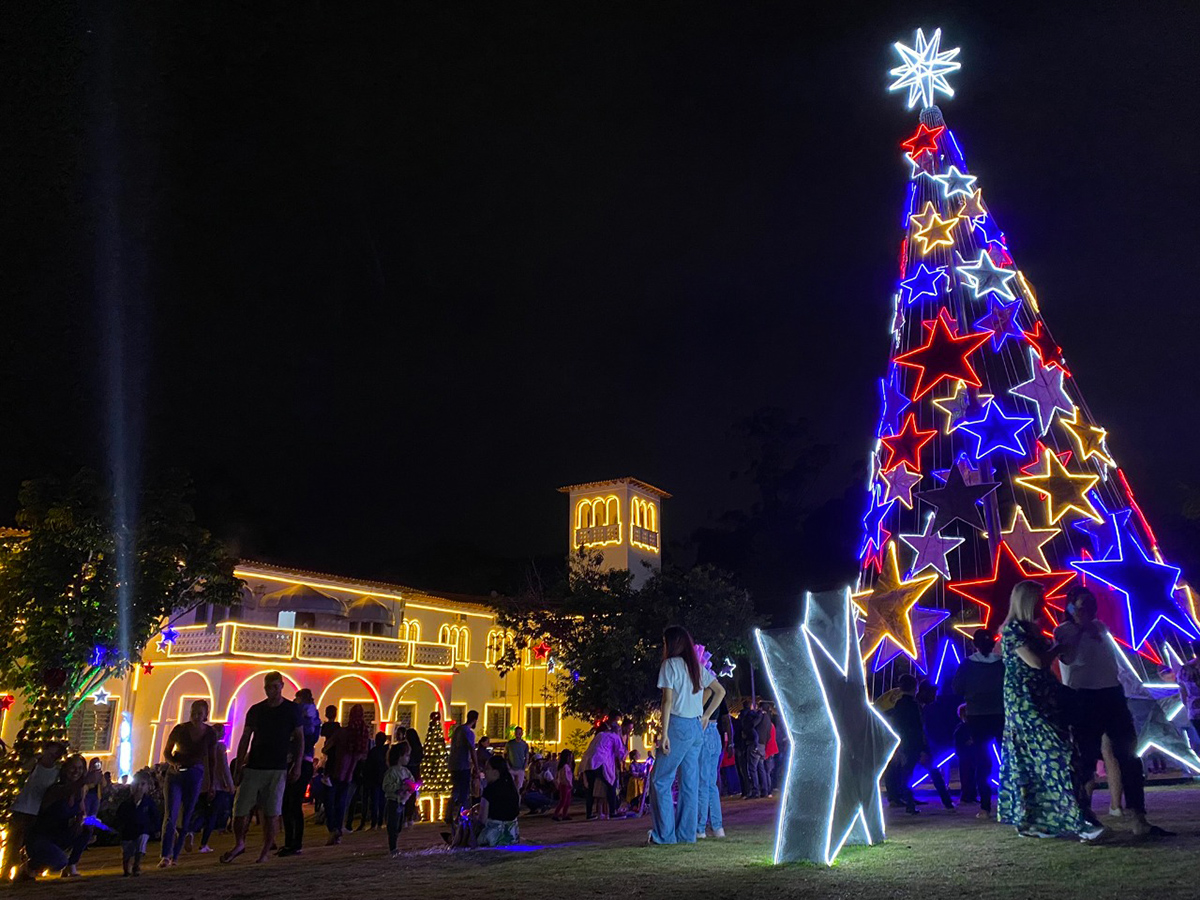 Magia do Natal Iluminado 2022 invade Bragança Paulista em noite mágica de  festa - Prefeitura de Bragança Paulista