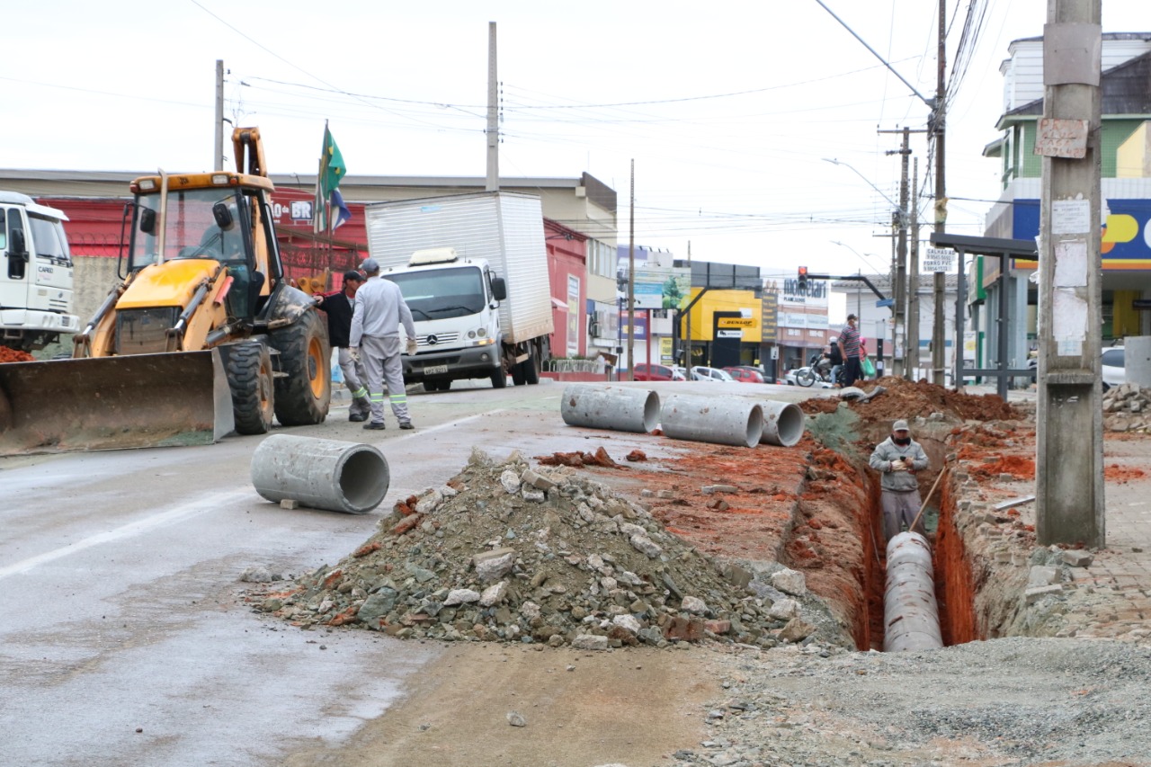 Rua Itália está ganhando novo calçamento
