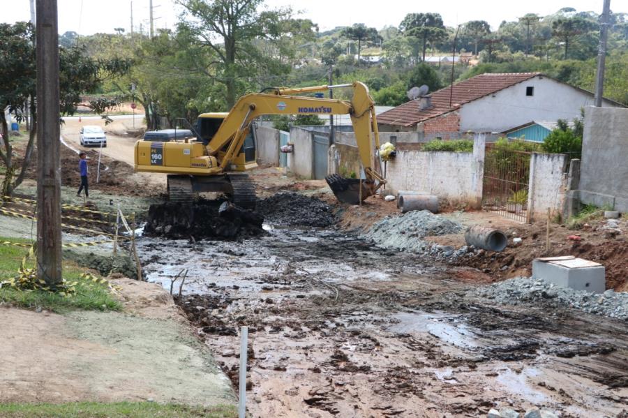 Ruas do bairro Eucaliptos estão sendo asfaltadas
