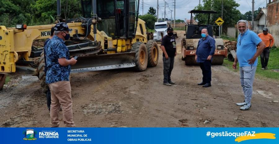 Prefeitura inicia obras de drenagem e pavimentação na rua Macieira
