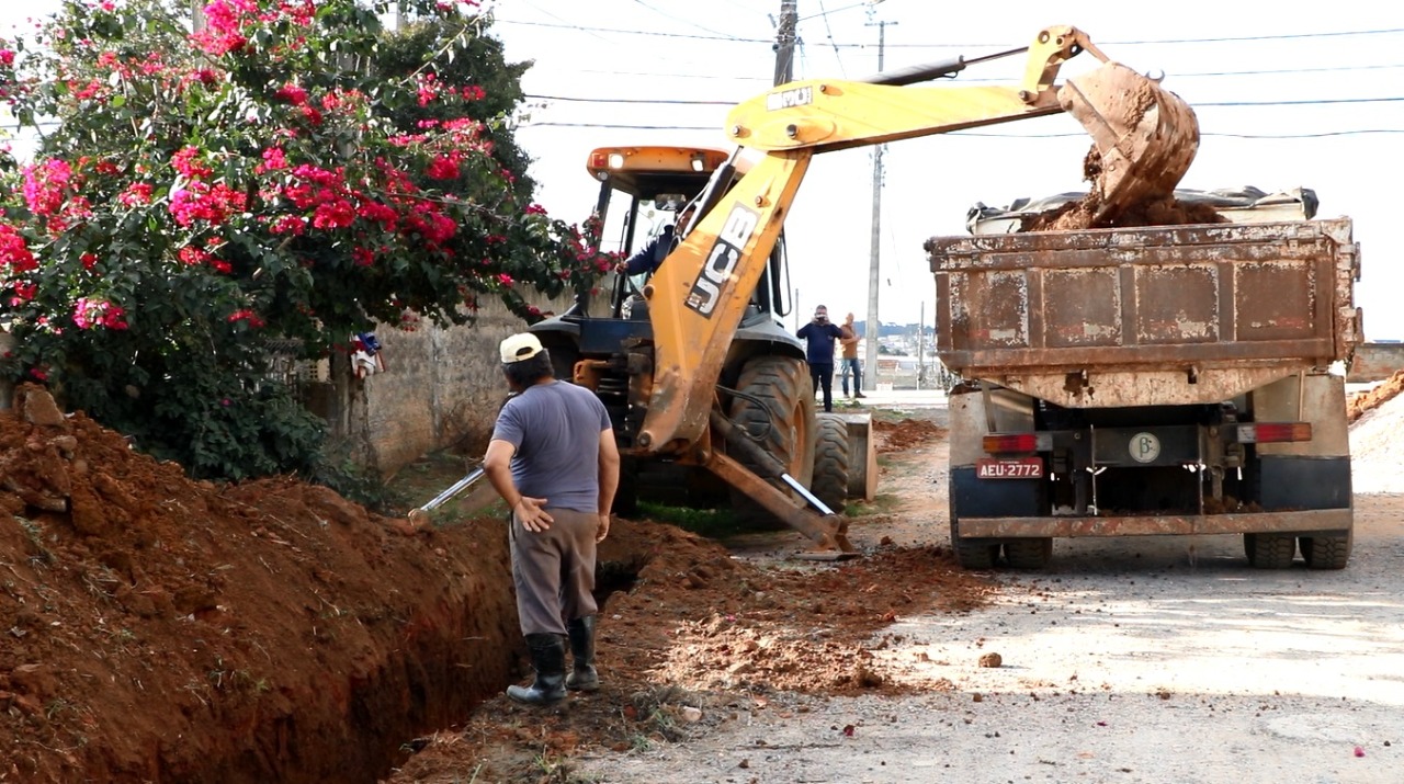 Prefeitura executa pavimentações no bairro Estados