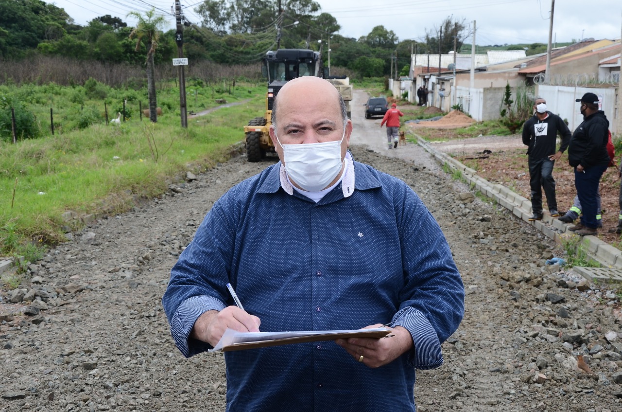 Dr. Nassib autoriza início das obras no bairro Iguaçu que estavam paralisadas desde o ano passado