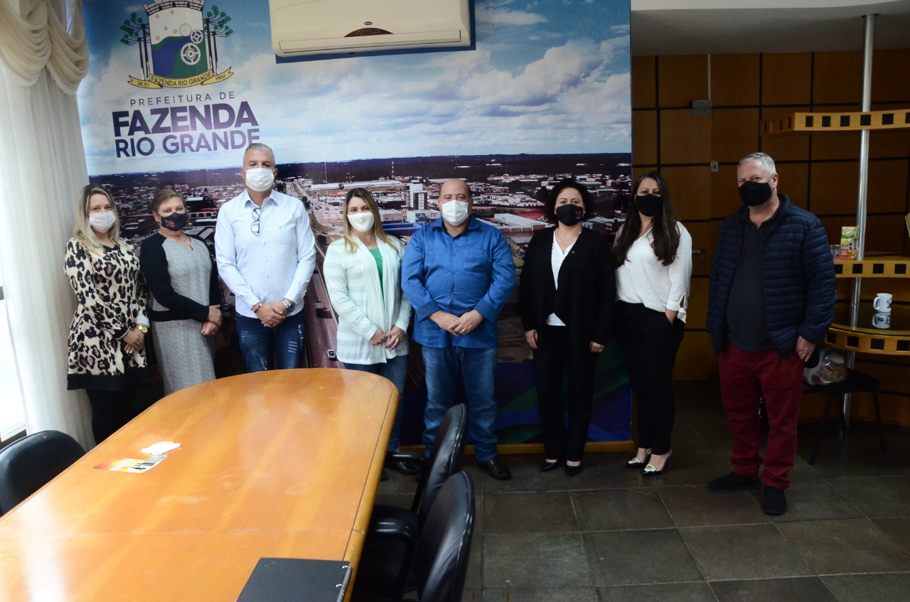 Prefeito de Fazenda Rio Grande se reúne com representantes da OAB