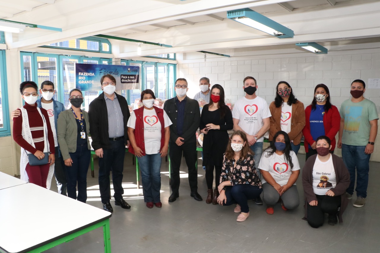 Campanha “Fazenda Rio Grande – Fazendo Pela Vida” entrega mais 328 kits de alimentos para famílias carentes