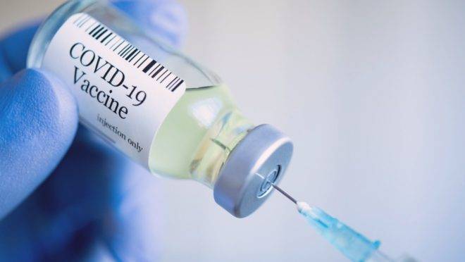 Secretaria de Saúde informa: idosos com mais de 70 anos e imunossuprimidos terão dose de reforço da vacina contra a Covid-19 a partir de setembro