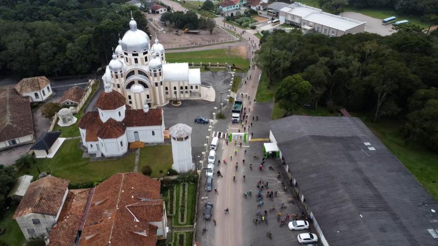 Pedalada Ucraniana arrecada mais de uma tonelada de alimentos a serem entregues para a Ucrânia