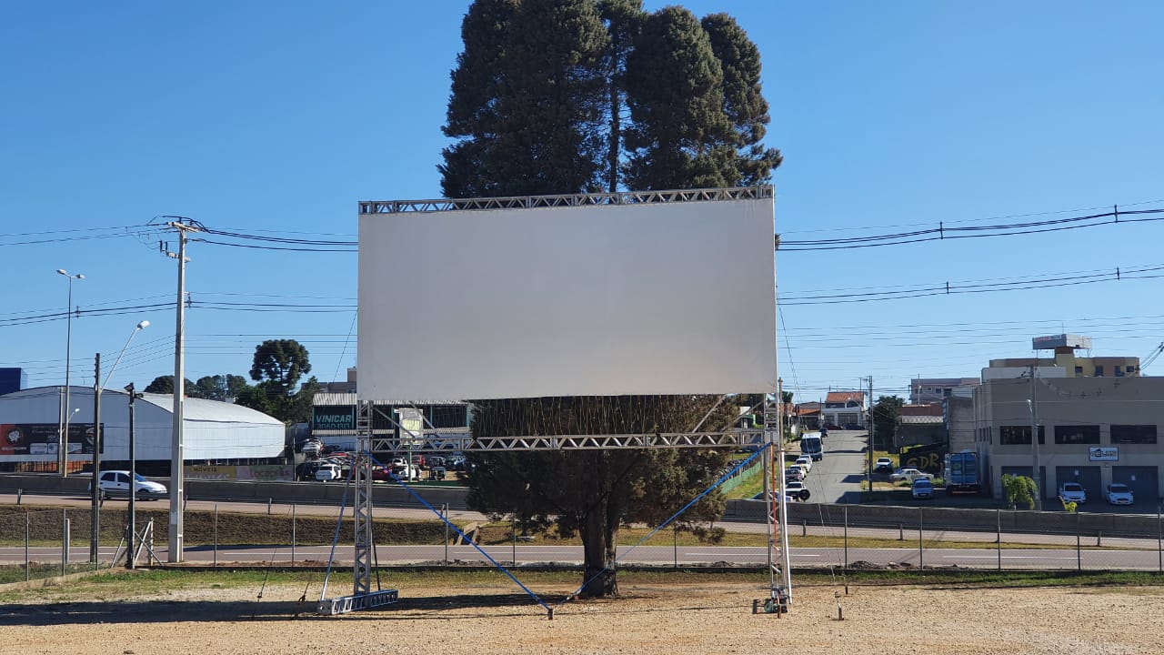 Cine Drive-in de Fazenda Rio Grande terá estreia nesta semana
