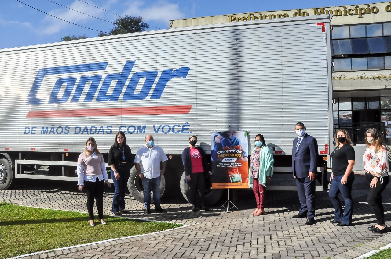 Prefeitura de Fazenda Rio Grande recebe doação de kits de alimentos da Rede Condor