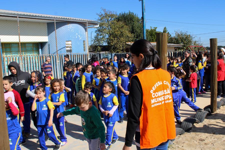 Escolas municipais e CMEIs de Fazenda Rio Grande treinam suas Brigadas Escolares