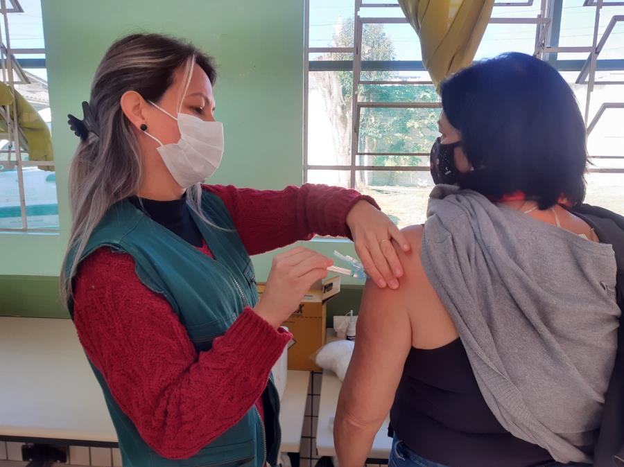 841 idosos receberam na última quinta-feira, a segunda dose da vacina Coronavac