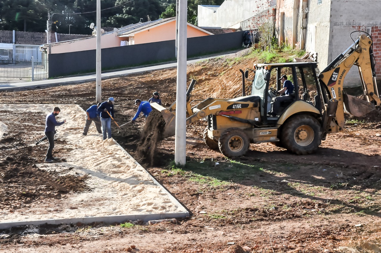 Prefeito de Fazenda Rio Grande, Dr. Nassib anuncia obras em diversas áreas do município