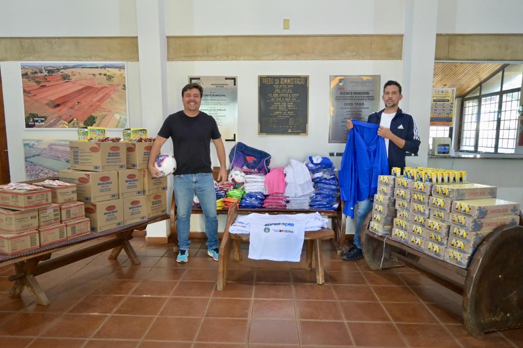 Colina é contemplada com materiais esportivos para o Projeto Super+Ação