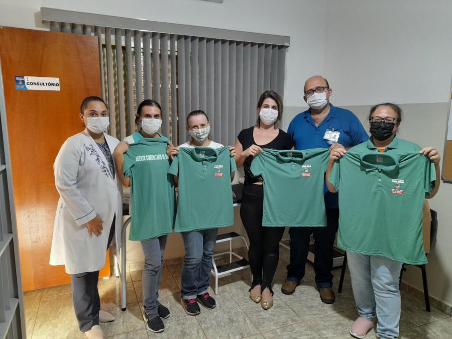 Prefeitura de Colina entrega uniformes para funcionários da Saúde