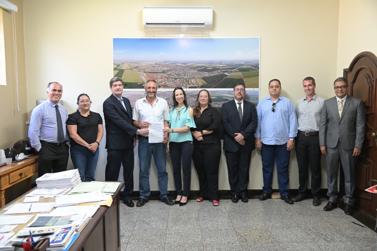 Prefeitura de Colina doa imóvel para construção da sede da Casa do Advogado no município