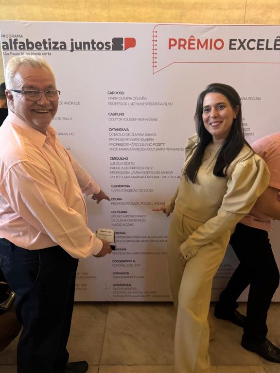 Colina participa de premiação estadual e conquista Prêmio Excelência Educacional na alfabetização