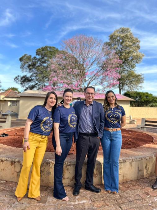 EMEF Lamounier de Andrade celebra 70 anos com visita de Augusto Cury