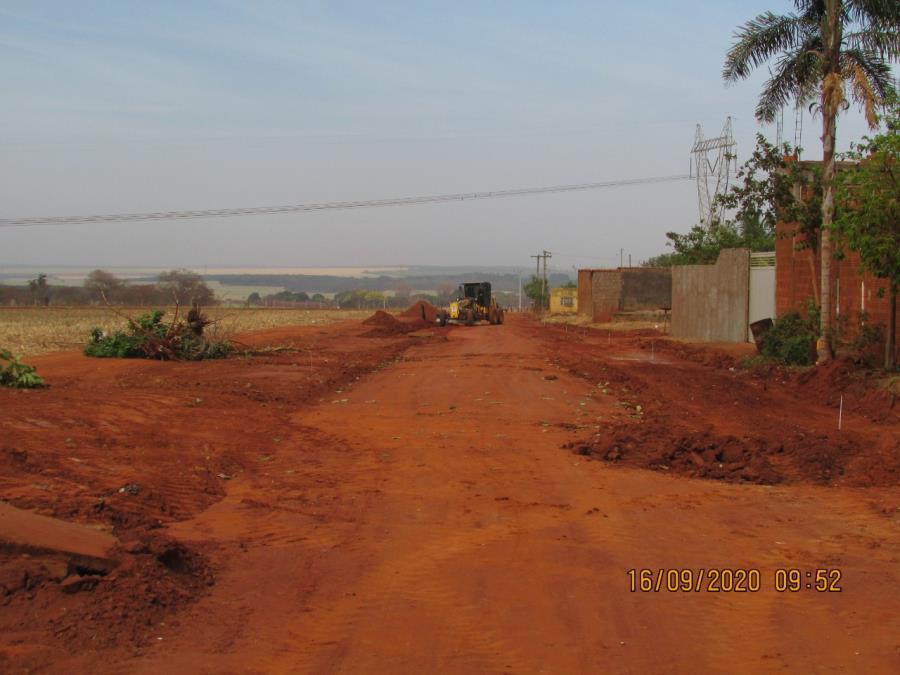 Prefeitura de Colina executa melhorias na infraestrutura da Rua 17 no bairro Vila Guarnieri