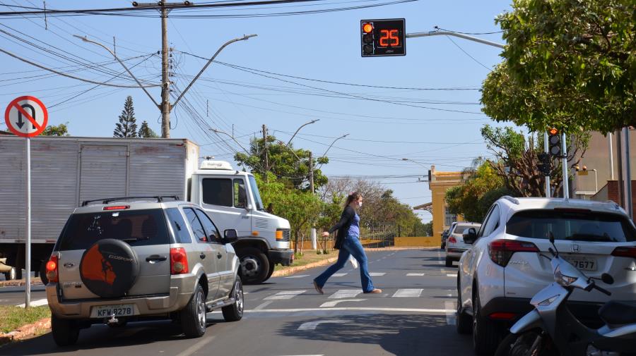 Prefeitura de Colina alerta para o funcionamento dos semáforos no centro da cidade