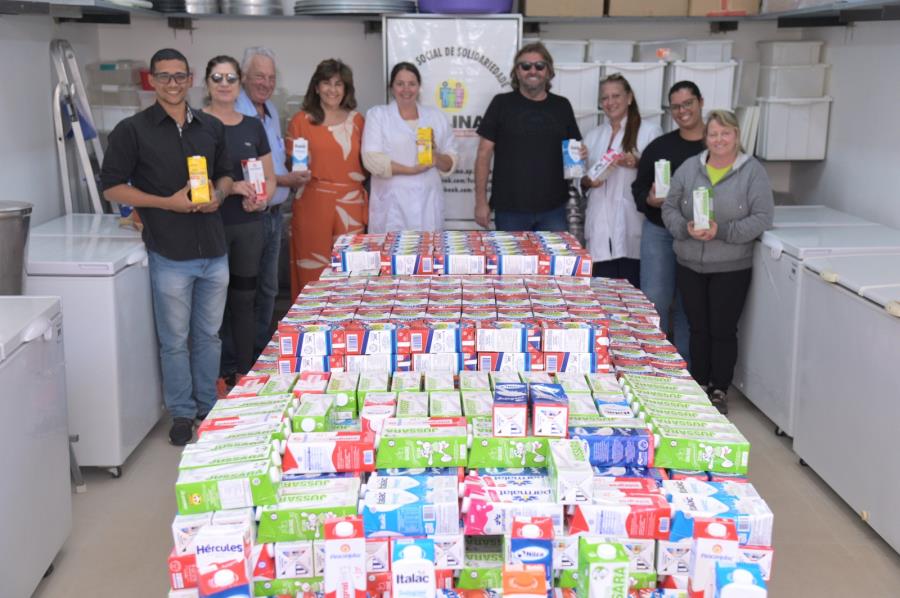 Leite arrecadado na 44ª Festa do Cavalo de Colina é doado para entidades municipais