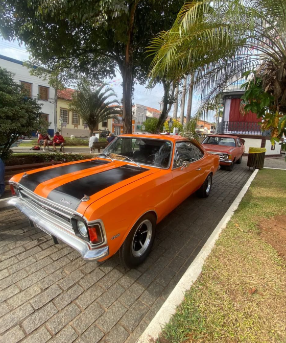 5º Encontro de Carros Antigos foi um dos destaques do primeiro final de semana da festa da cidade