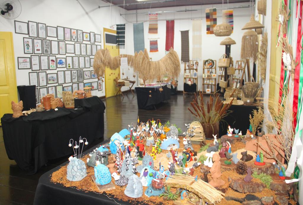 Exposição dos alunos de Artes Plásticas da Fundação Cultural chama a atenção pela beleza das peças