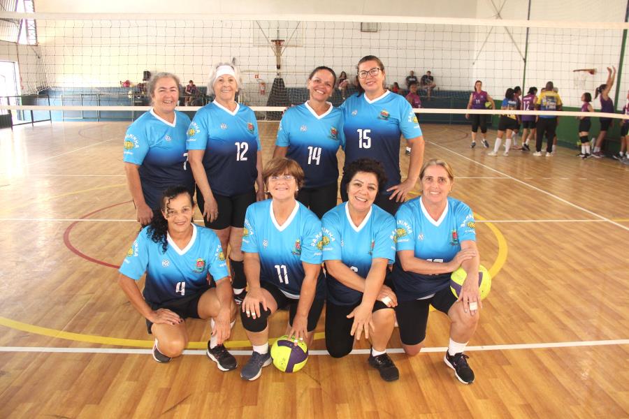 Atletas da Melhor Idade de Paraibuna brilham na 2ª etapa de Campeonato Intermunicipal de Vôlei Adaptado