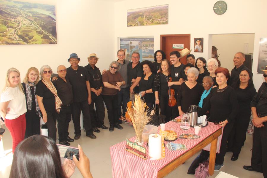 Paraibuna recebeu a visita de integrantes do Coral Oficial da AFPESP para apresentação na cidade