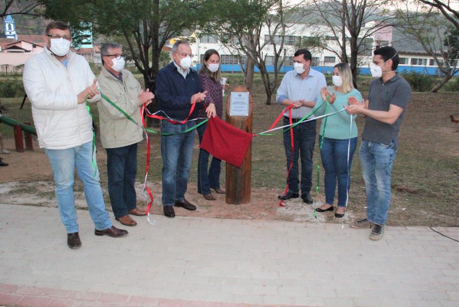 Obra concluída: Governo Municipal celebra a entrega oficial do calçamento da Rua Telmo Arnaut de Carvalho