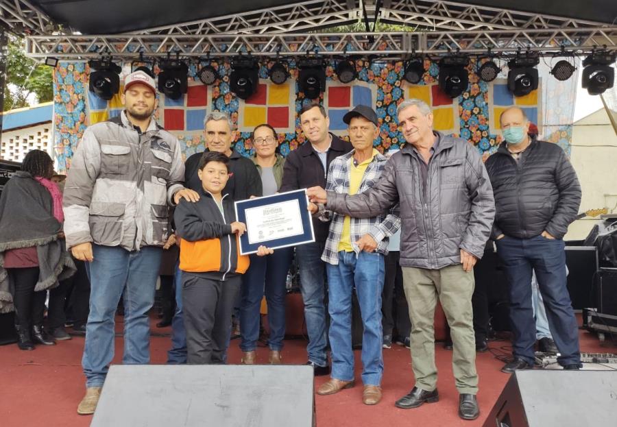 Prefeitura e Comtur homenageiam expositores da 25ª Feitur com a entrega de certificados aos participantes